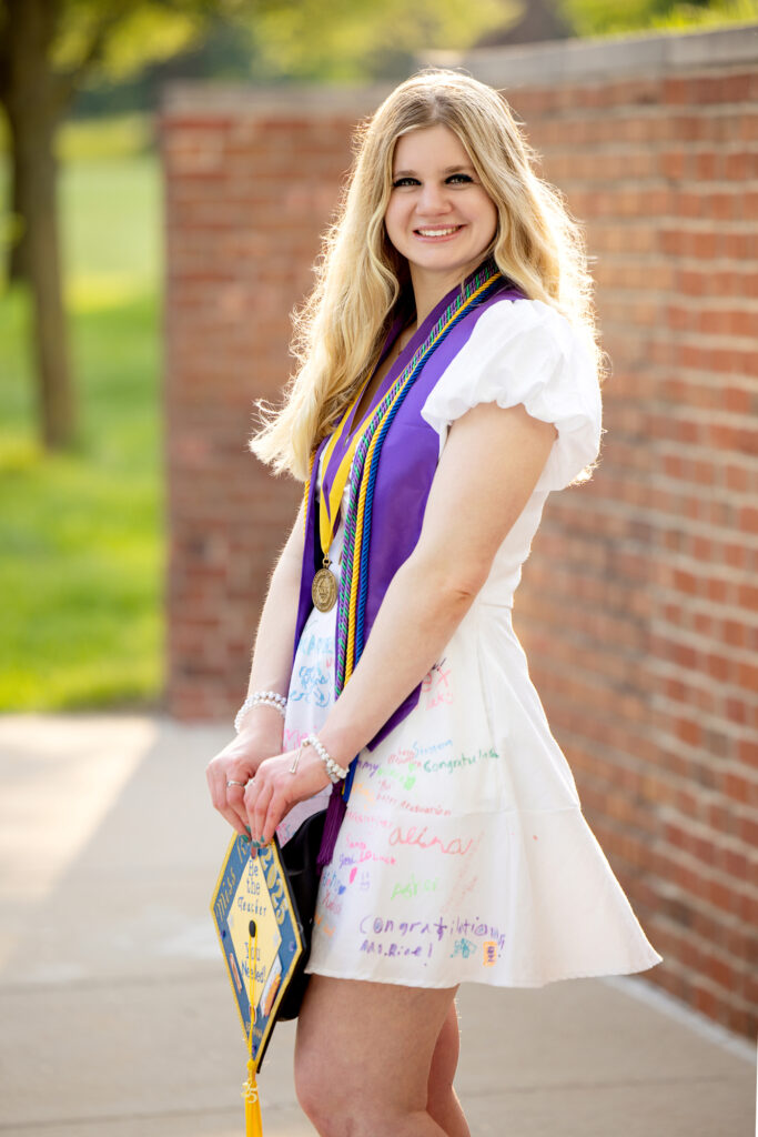 Cap and gown mini session in Livonia